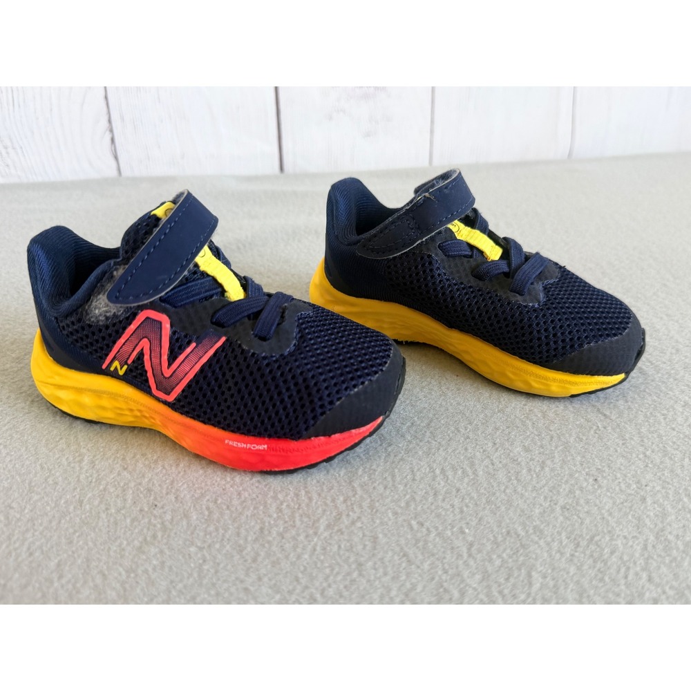 New Balance Fresh Foam Arishi v4 Bungee Navy Yellow Toddler Size 4